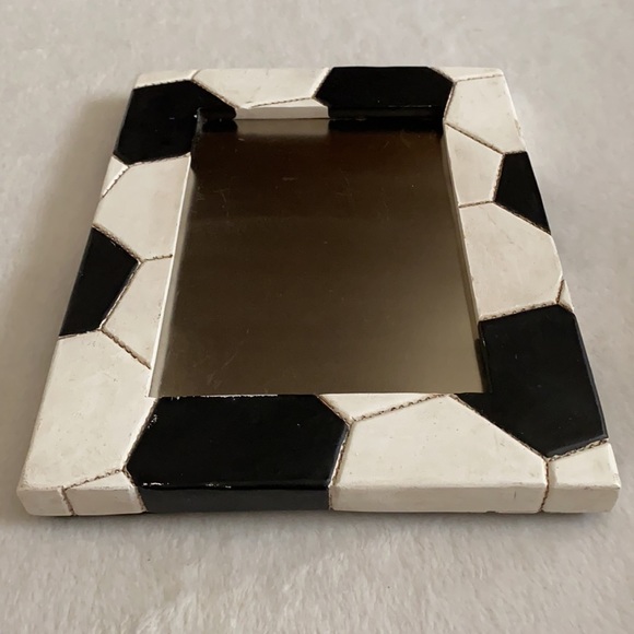 Midwest of Cannon Falls | Soccer Pattern Magnetic Picture Frame Black/White - Picture 10 of 13